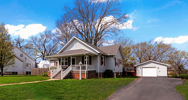 119 N Broadway Street, Fisher, IL