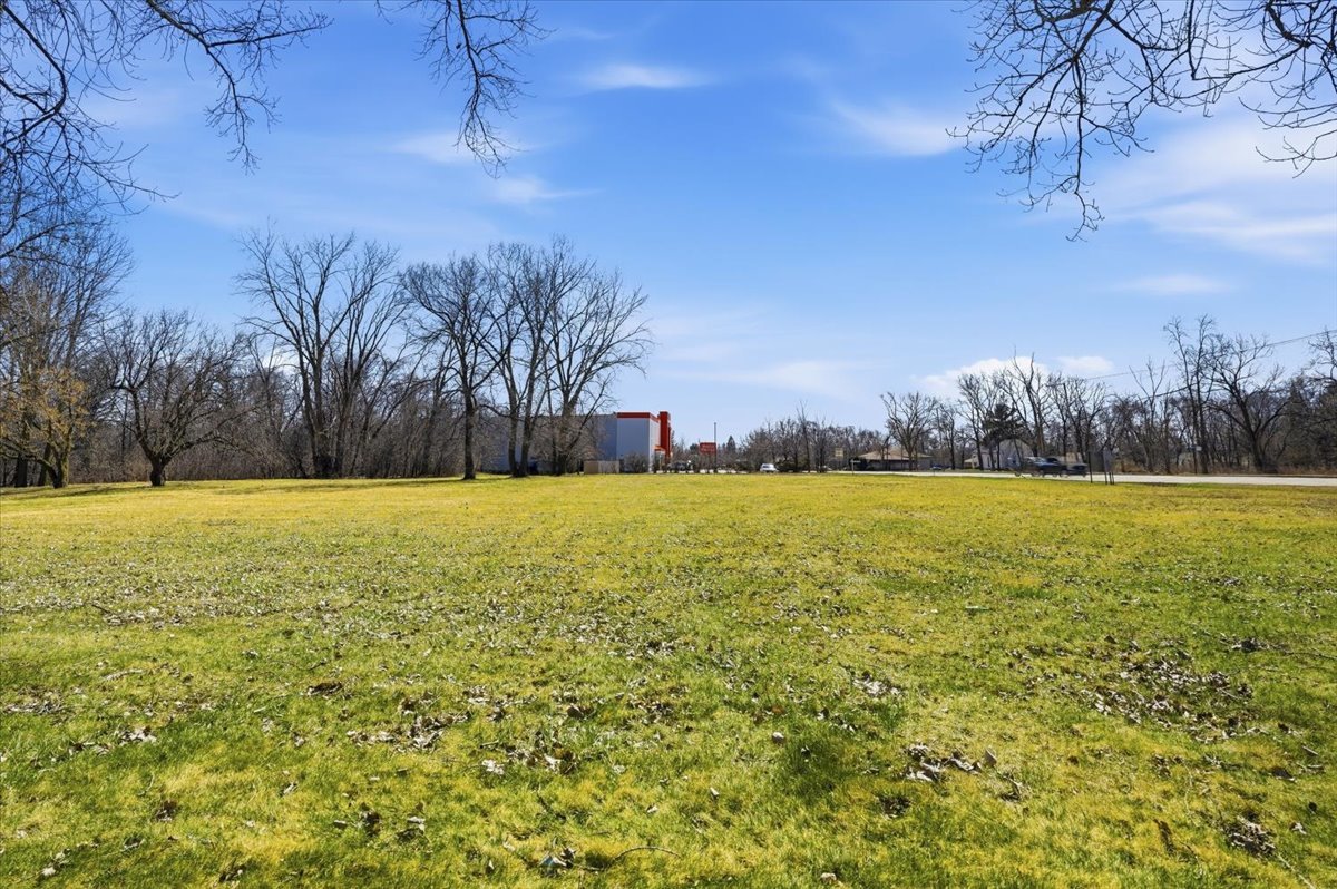 1465 N Green Bay Road, Waukegan, IL