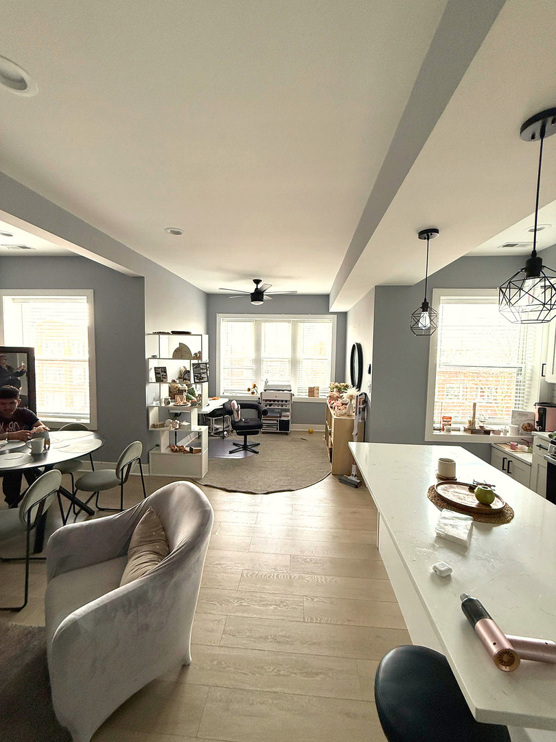 4925 N Albany Avenue, Chicago, IL