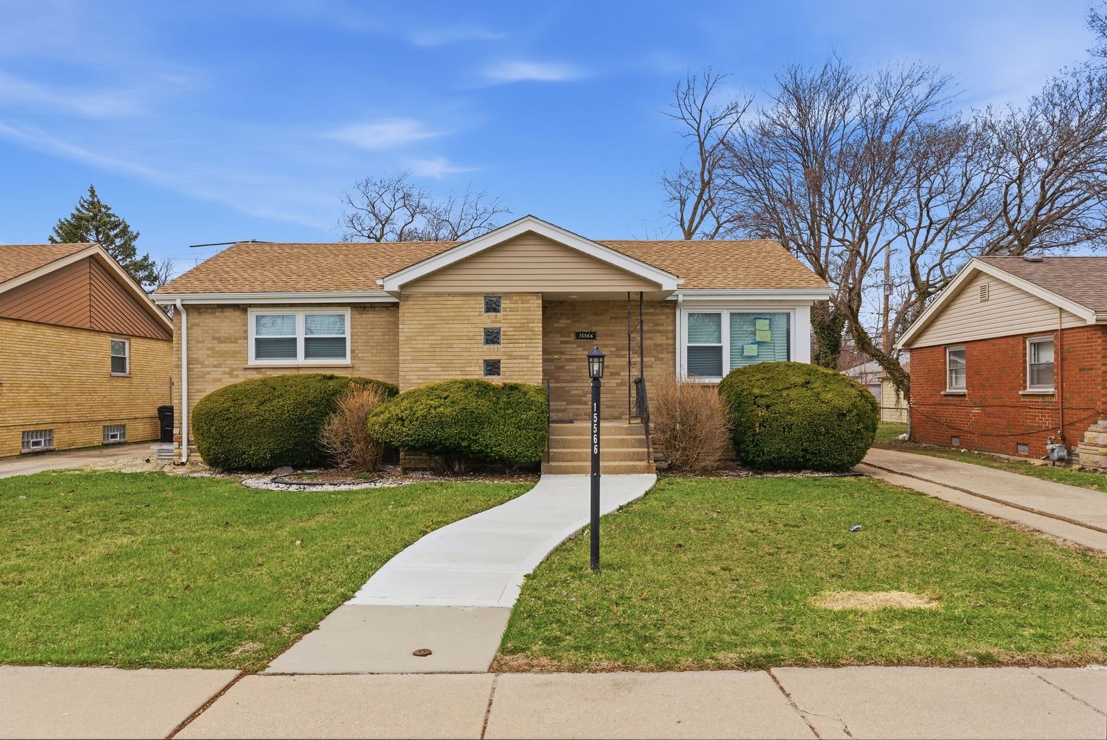 15566 Gouwens Lane, South Holland, IL