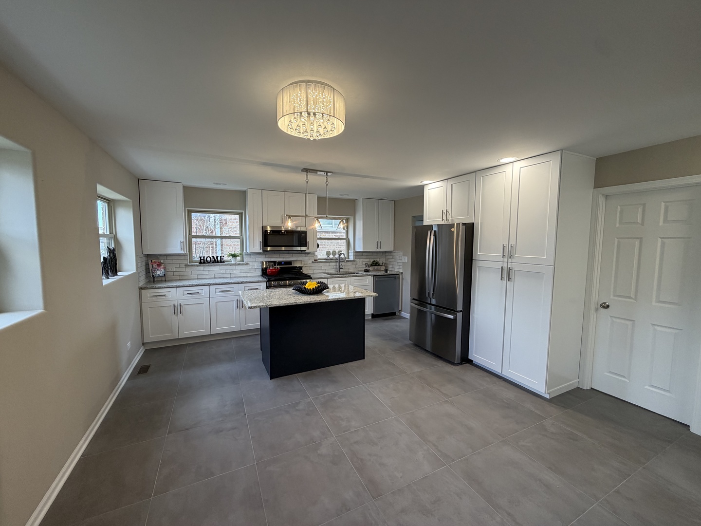 5743 W 79th Street, Burbank, IL