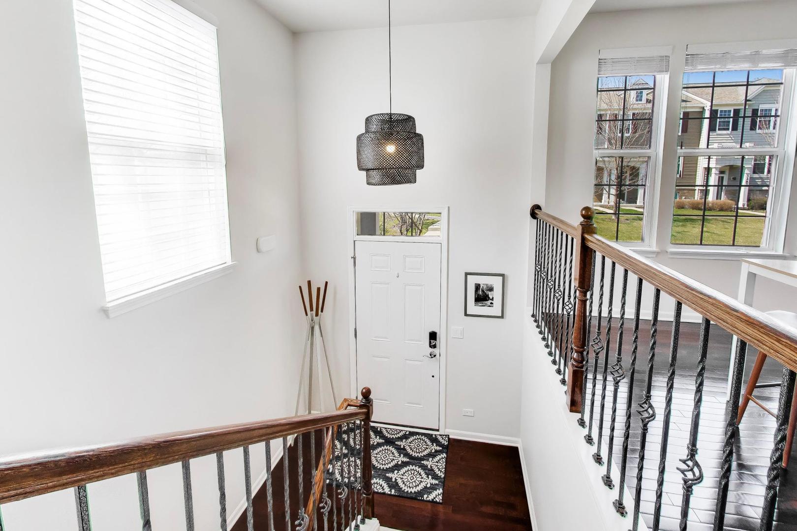 3275 Coral Lane, Glenview, IL