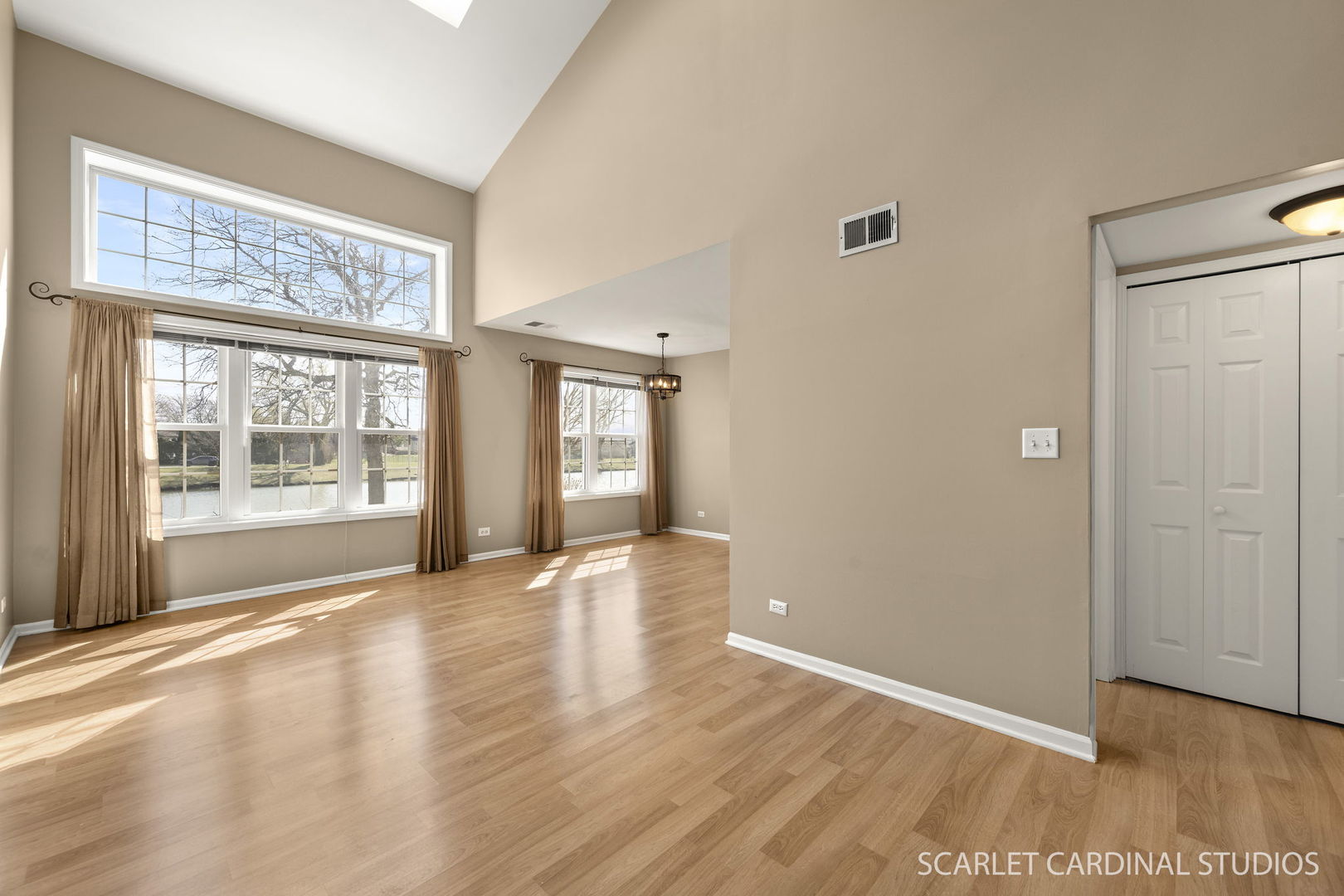 108 Cambrian Court, Roselle, IL