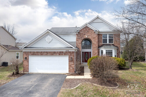 1110 OAKHILL Drive, Aurora, IL