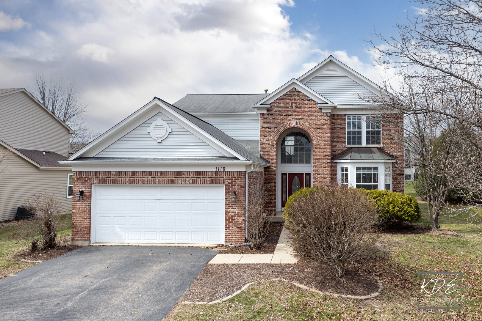 1110 OAKHILL Drive, Aurora, IL