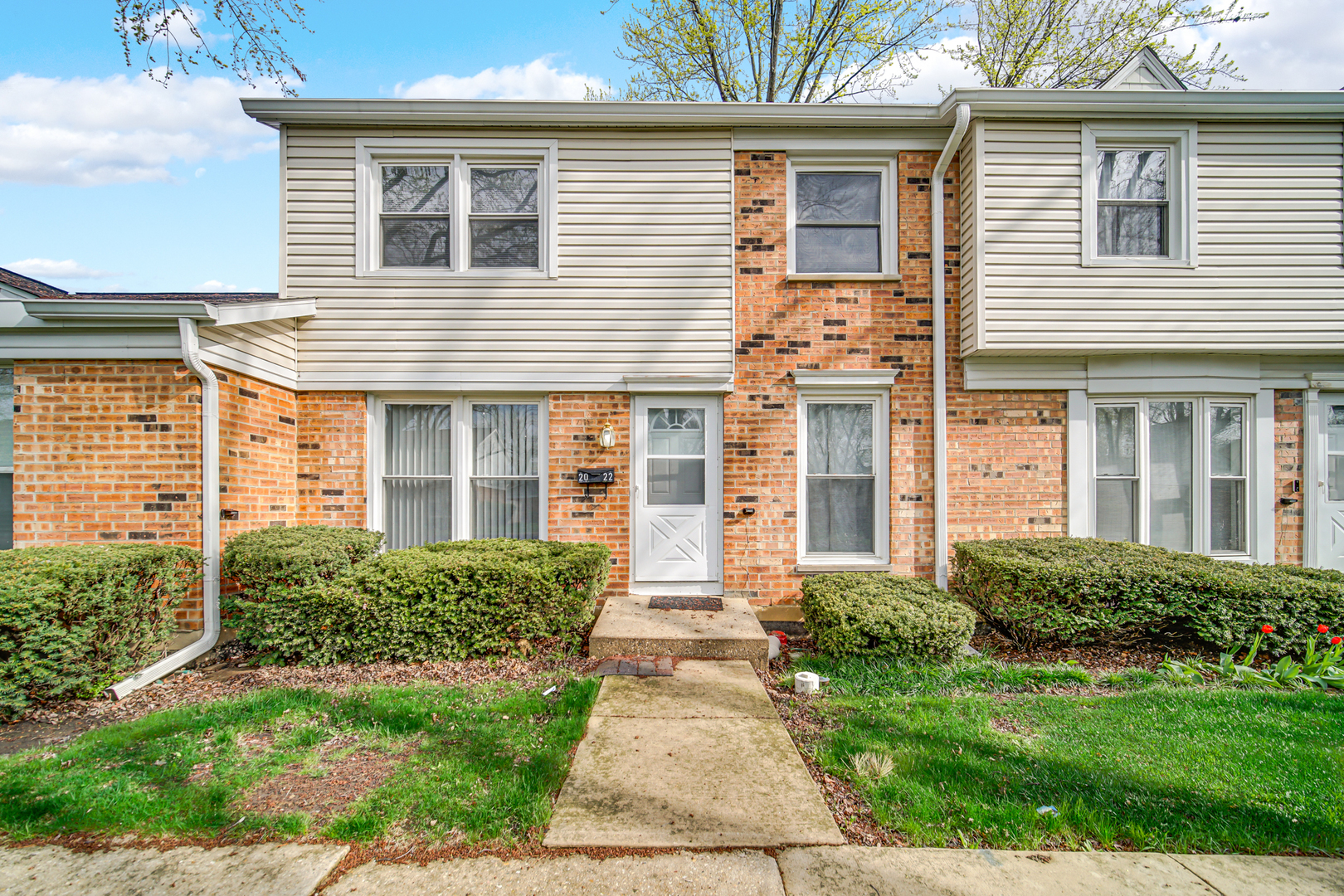 2022 Duxbury Court #2022, Streamwood, IL