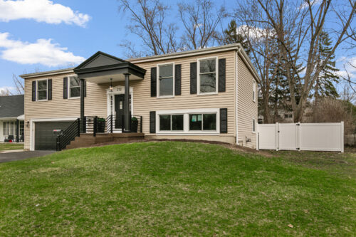 212 S River Road, Naperville, IL