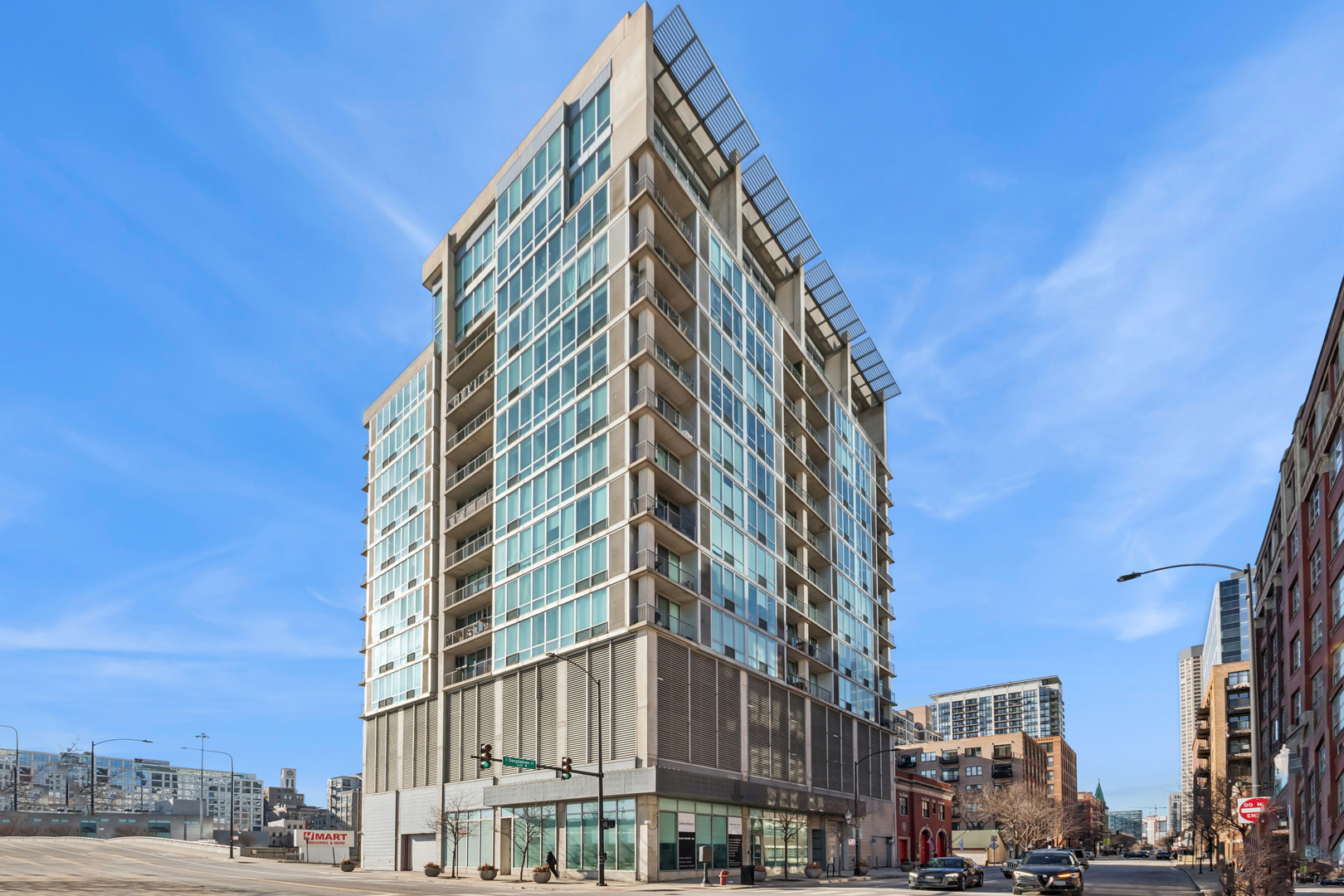 700 W Van Buren Street #1105, Chicago, IL