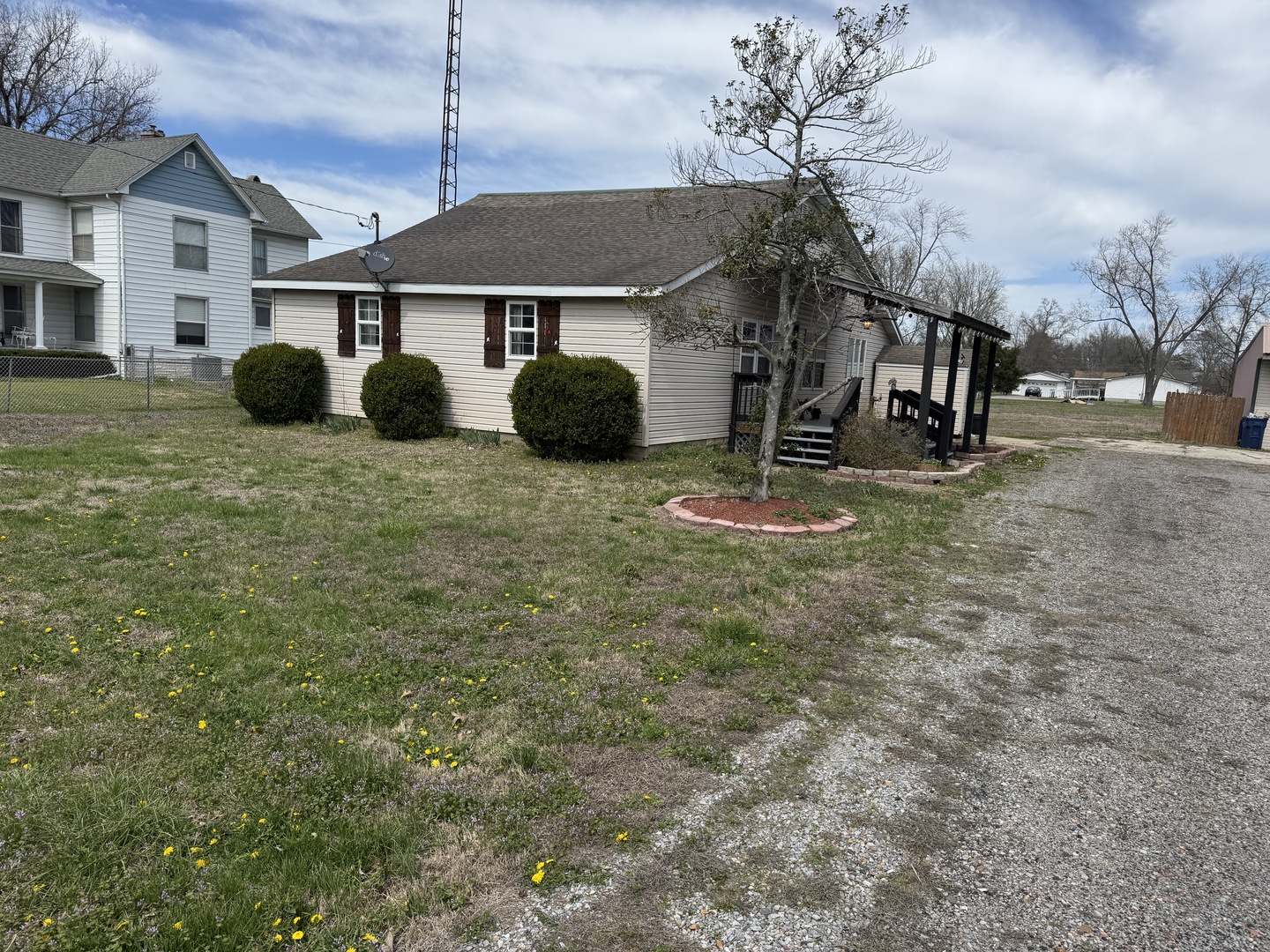 303 W Main Street, Ewing, IL