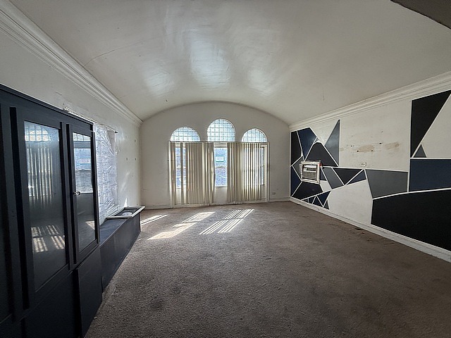 8104 S Euclid Avenue, Chicago, IL