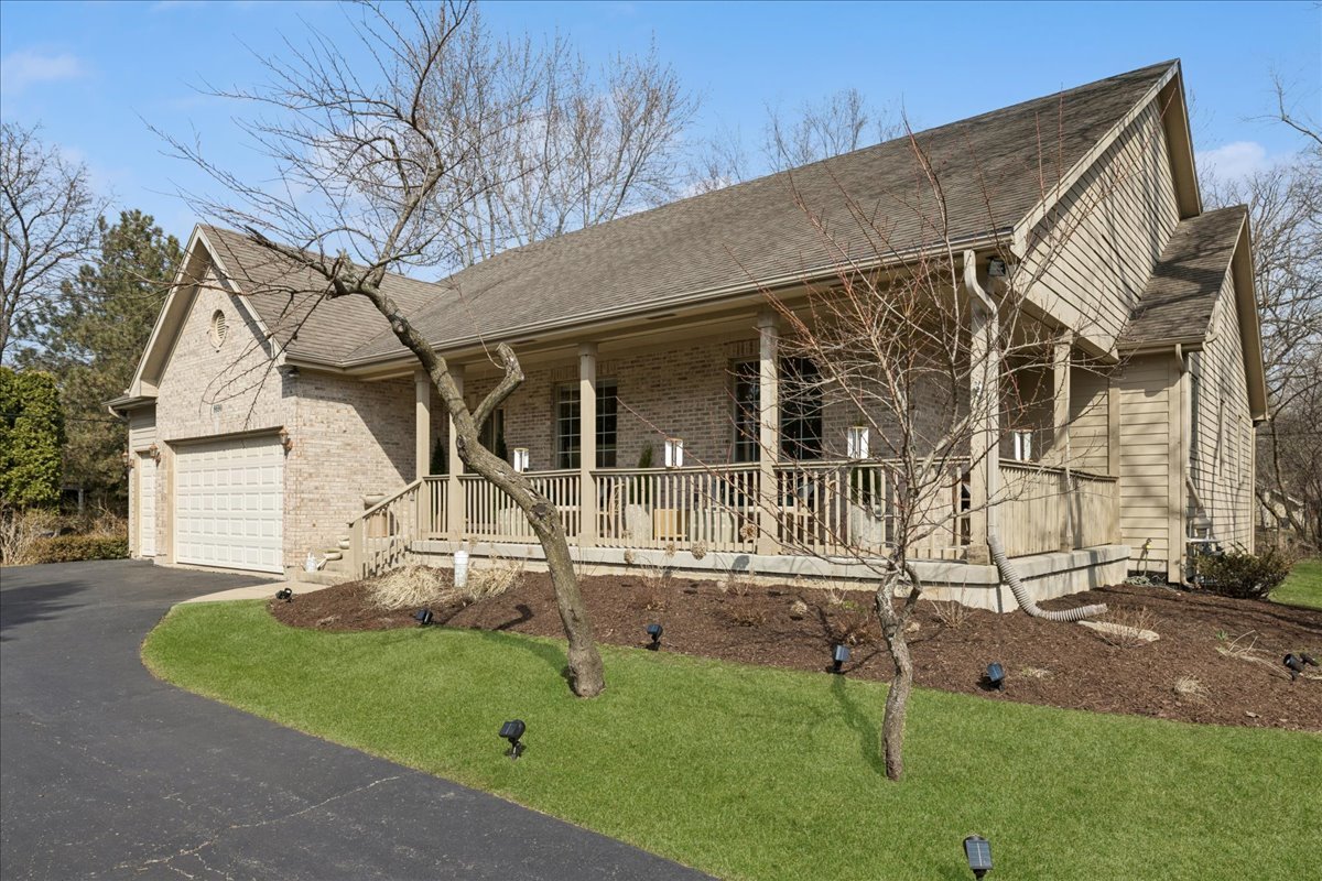 8690 Shade Tree Circle, Lakewood, IL