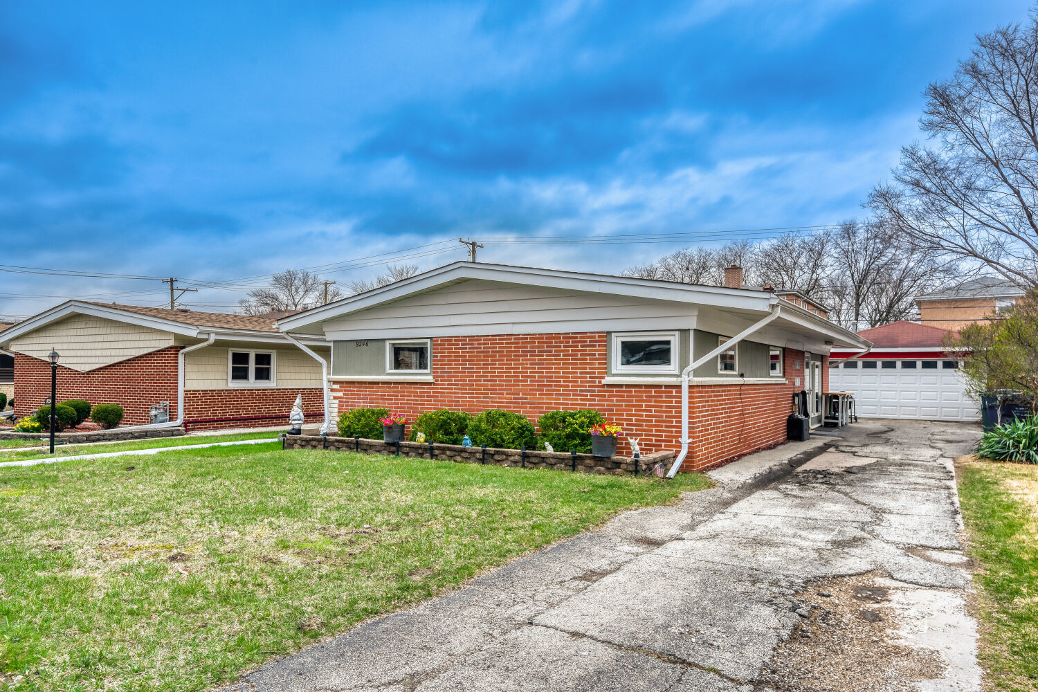 9246 S Harding Avenue, Evergreen Park, IL