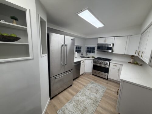 423 S Center Street, Bensenville, IL