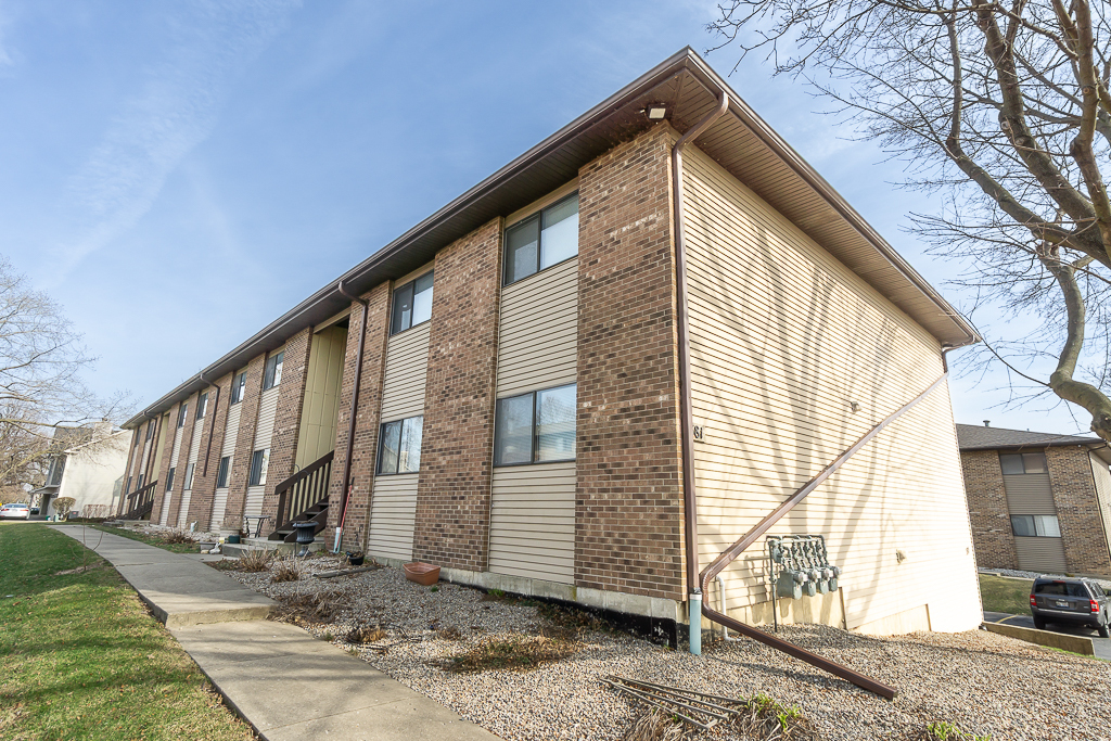 381 S Collins Street #B, South Elgin, IL