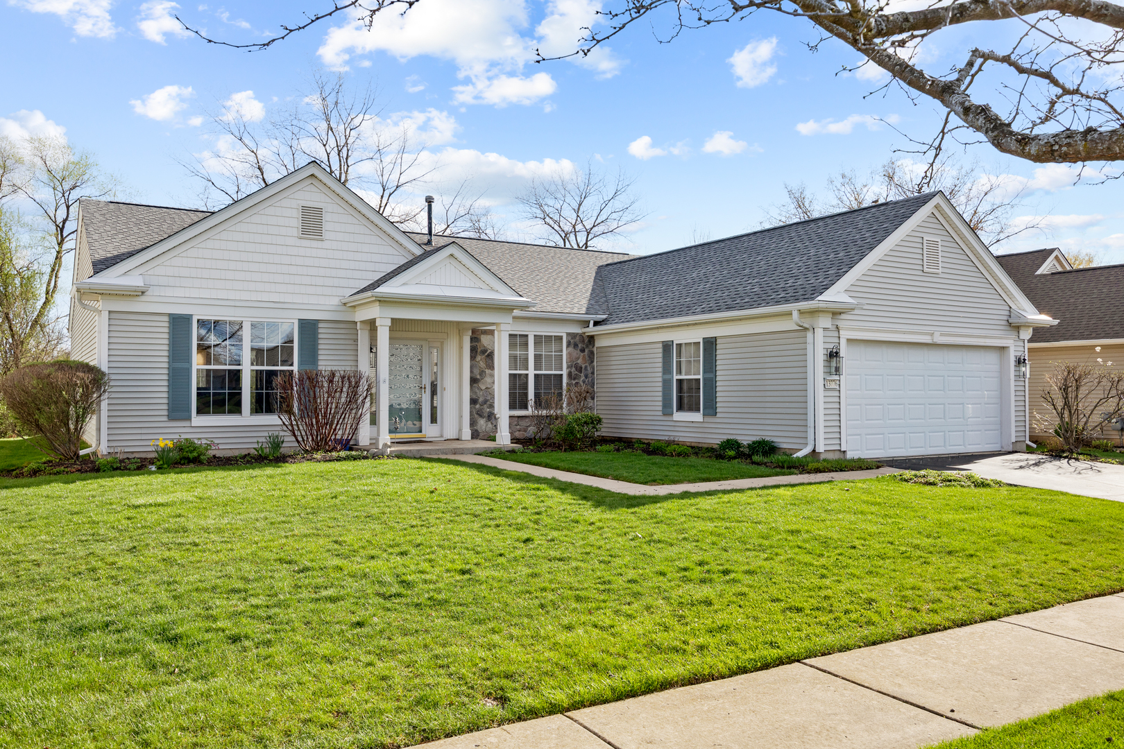 13776 Fieldstone Drive, Huntley, IL