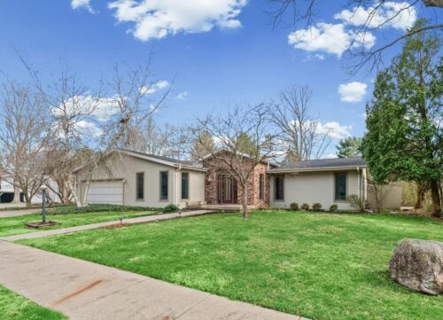 205 E SHERWIN Circle, Urbana, IL