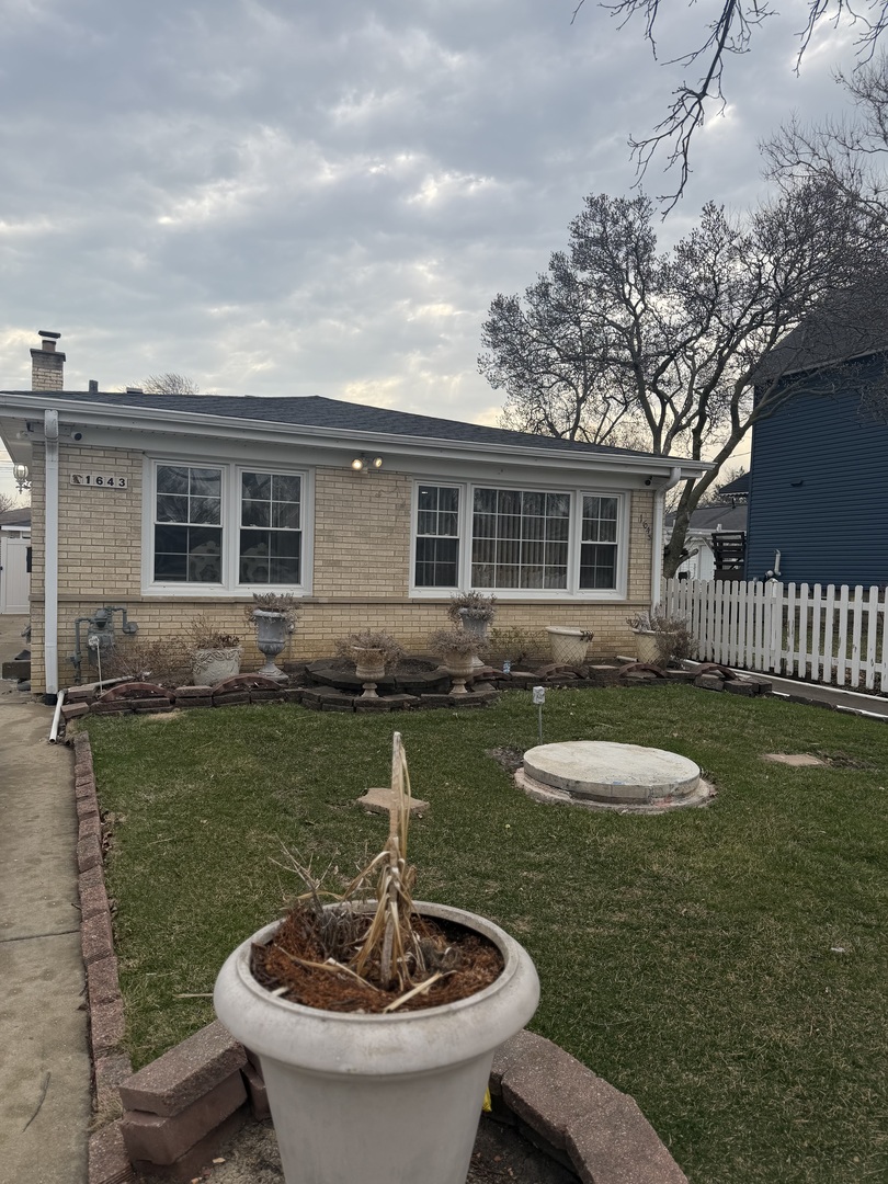 1643 Sycamore Street, Des Plaines, IL