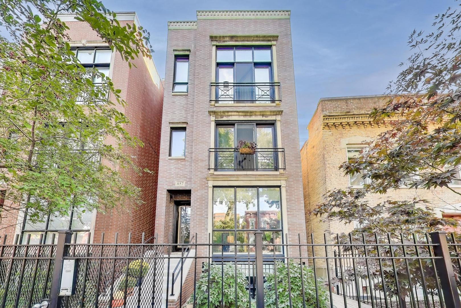 857 N Hermitage Avenue #2, Chicago, IL