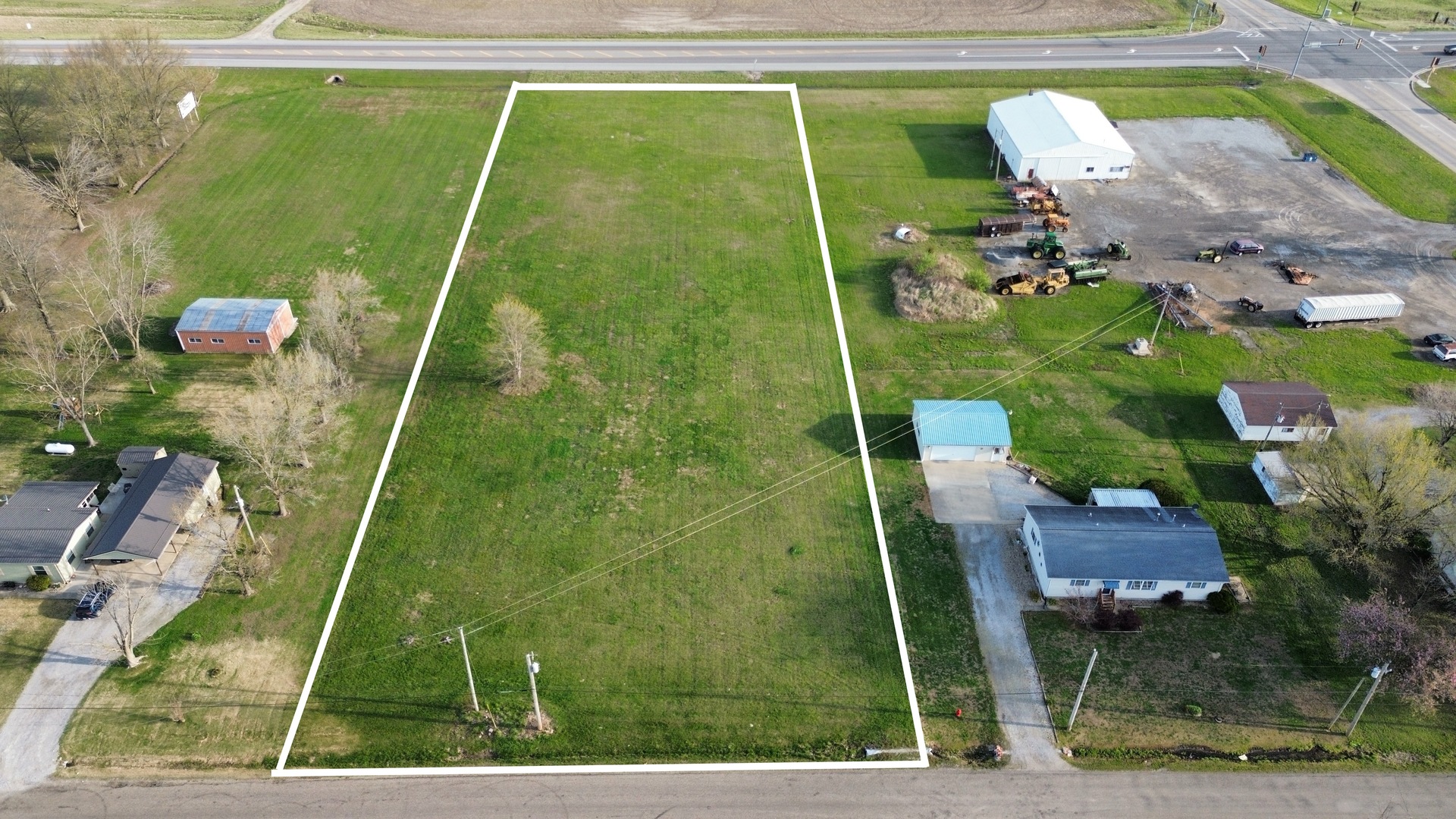 000 W 12th Street, Flora, IL