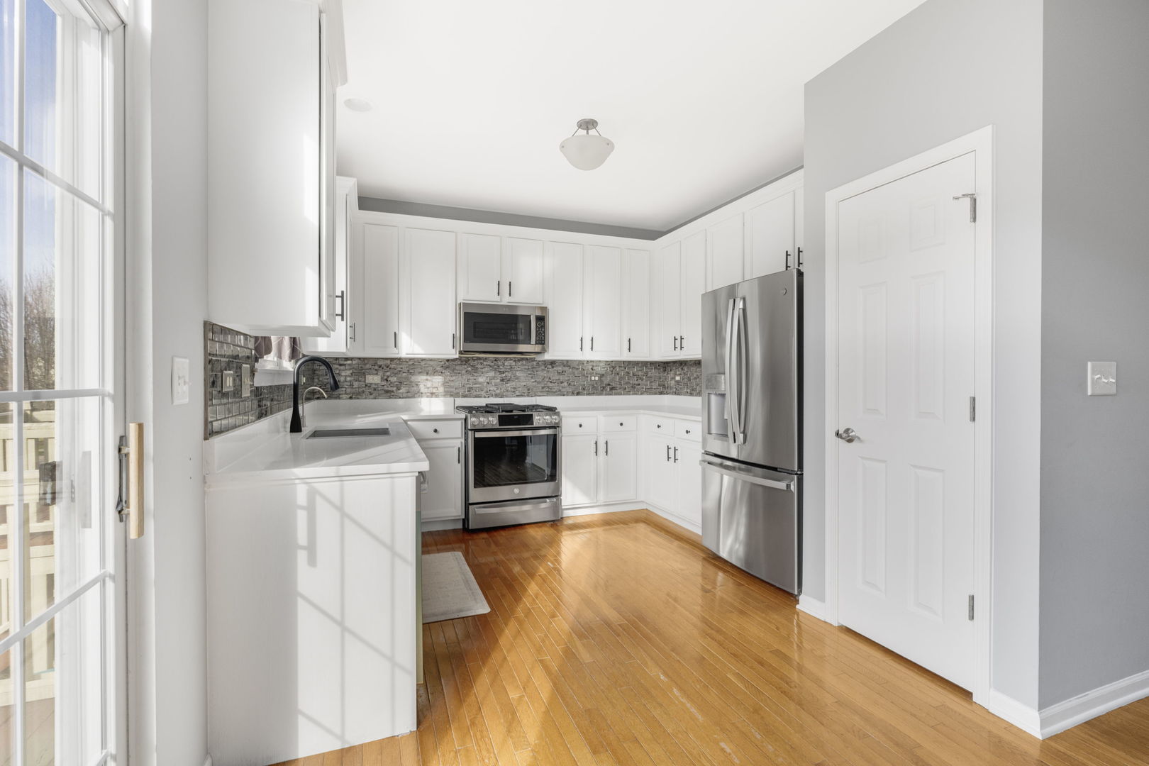 375 N Commerce Street, Aurora, IL