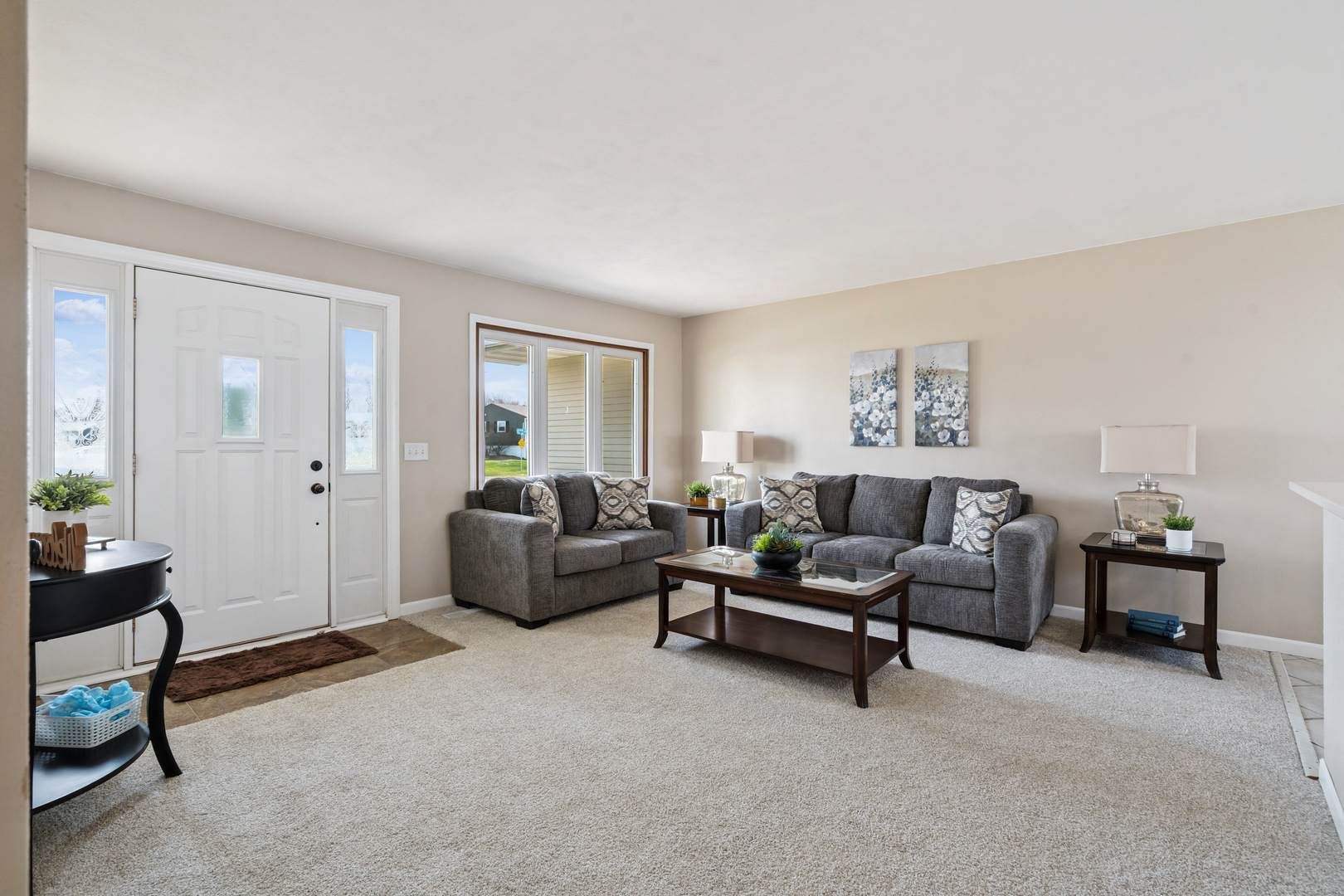 205 Park Lane Circle, Eldridge, IA