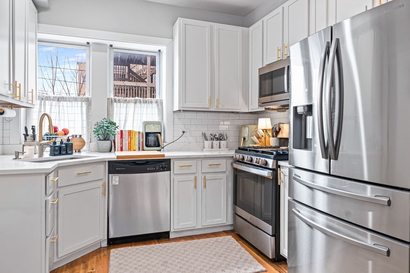 1432 N Maplewood Avenue #203, Chicago, IL