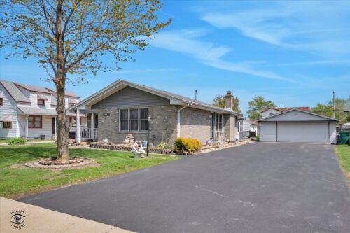 8001 Lockwood Avenue, Burbank, IL