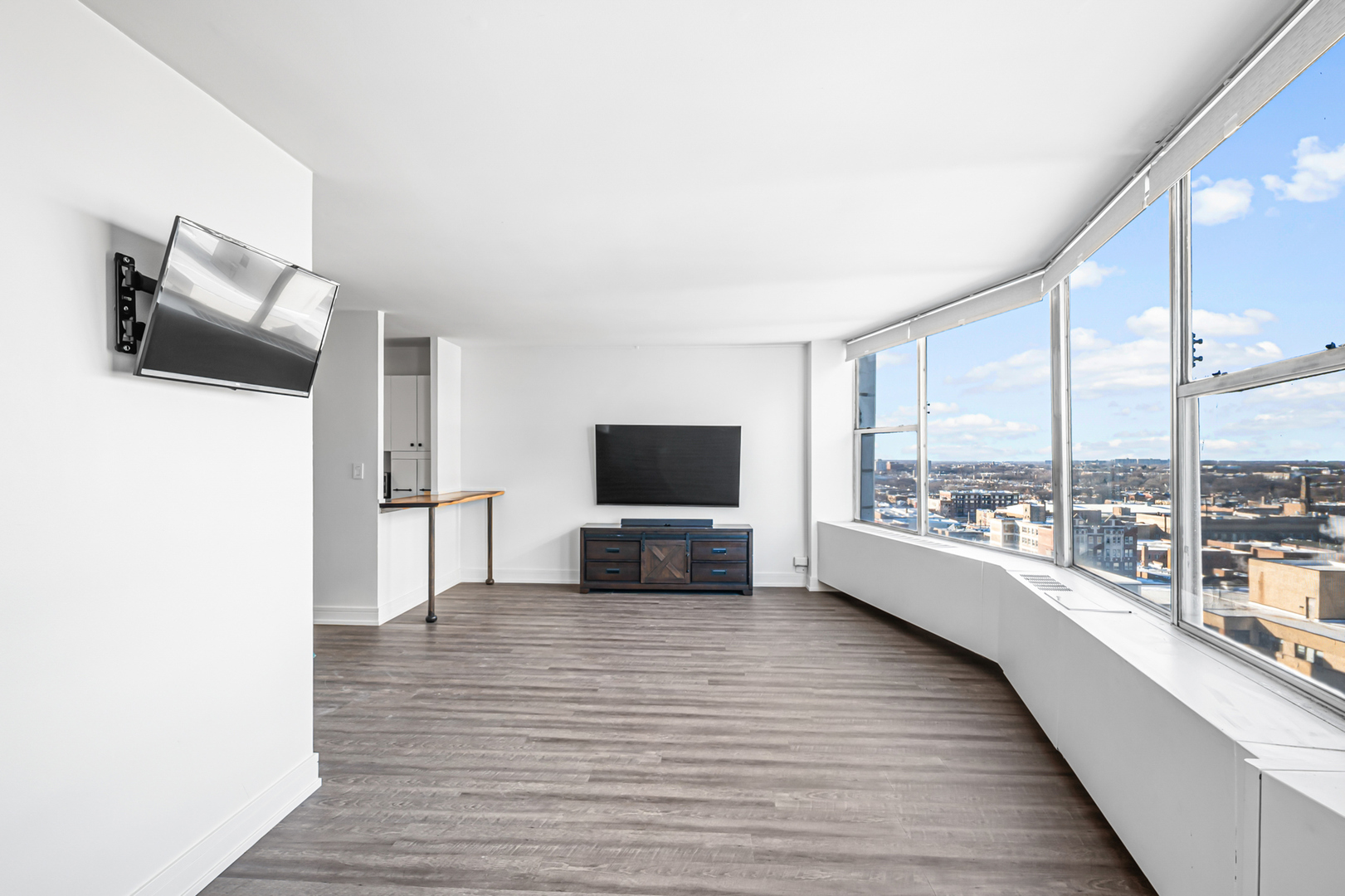 5757 N Sheridan Road #15G, Chicago, IL