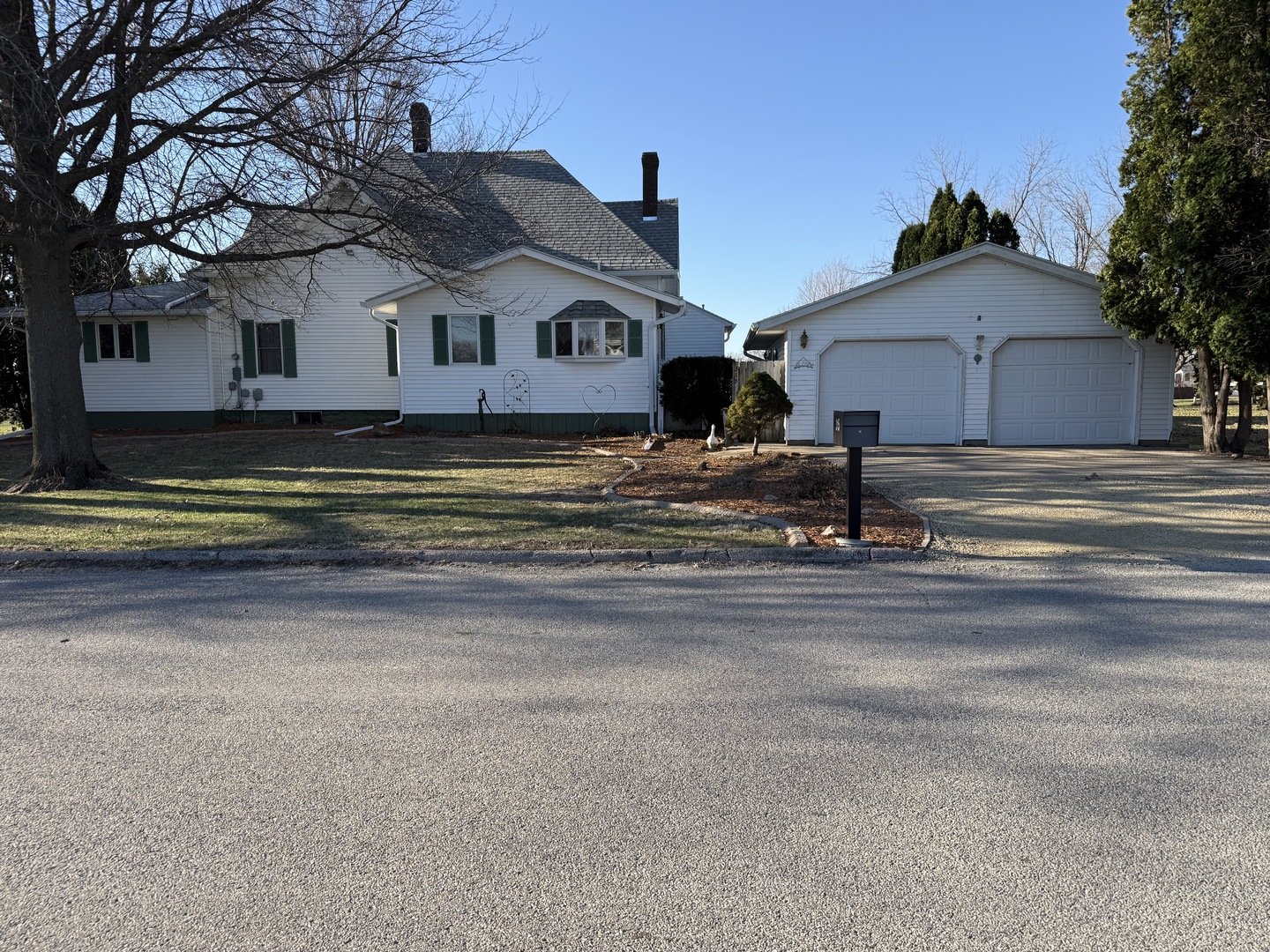 315 W 1st Street, Bennett, IA