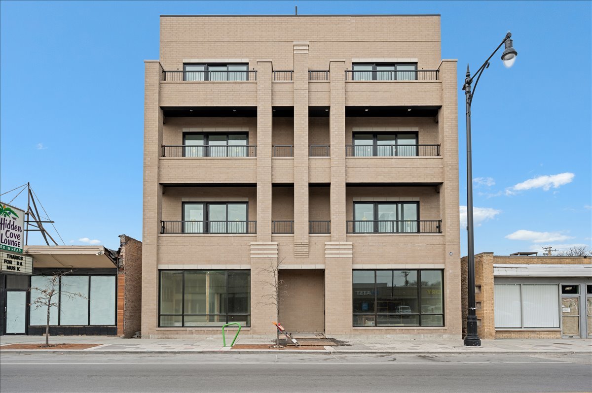 5340 N Lincoln Avenue #401, Chicago, IL