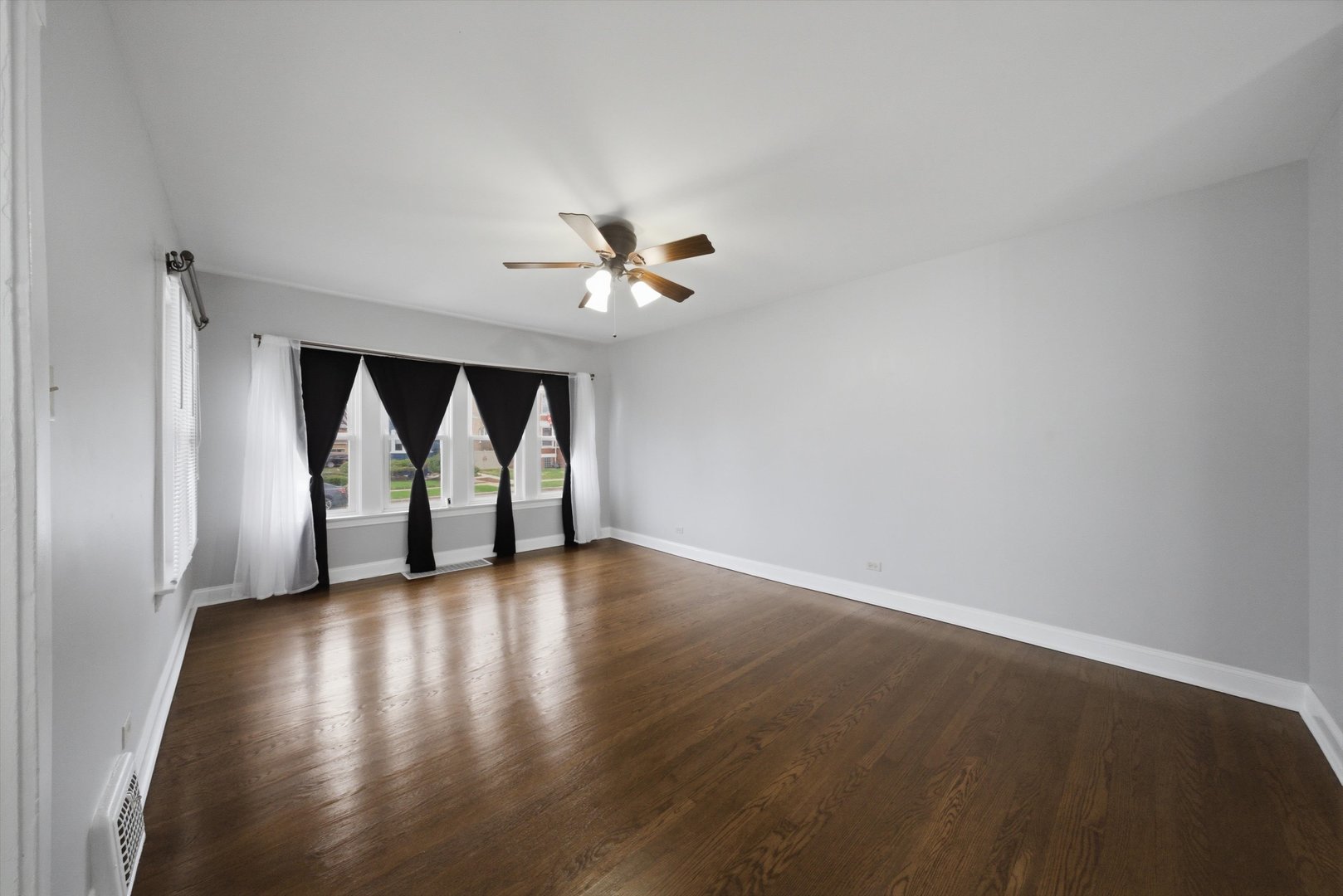 1113 S 7th Avenue, Maywood, IL