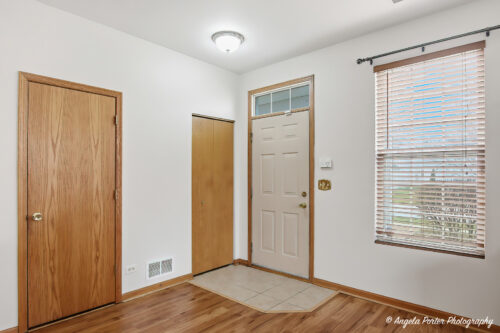 1993 Yasgur Drive, Woodstock, IL