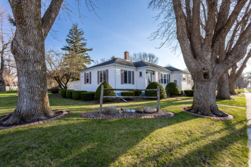 101 E D Street, Alpha, IL