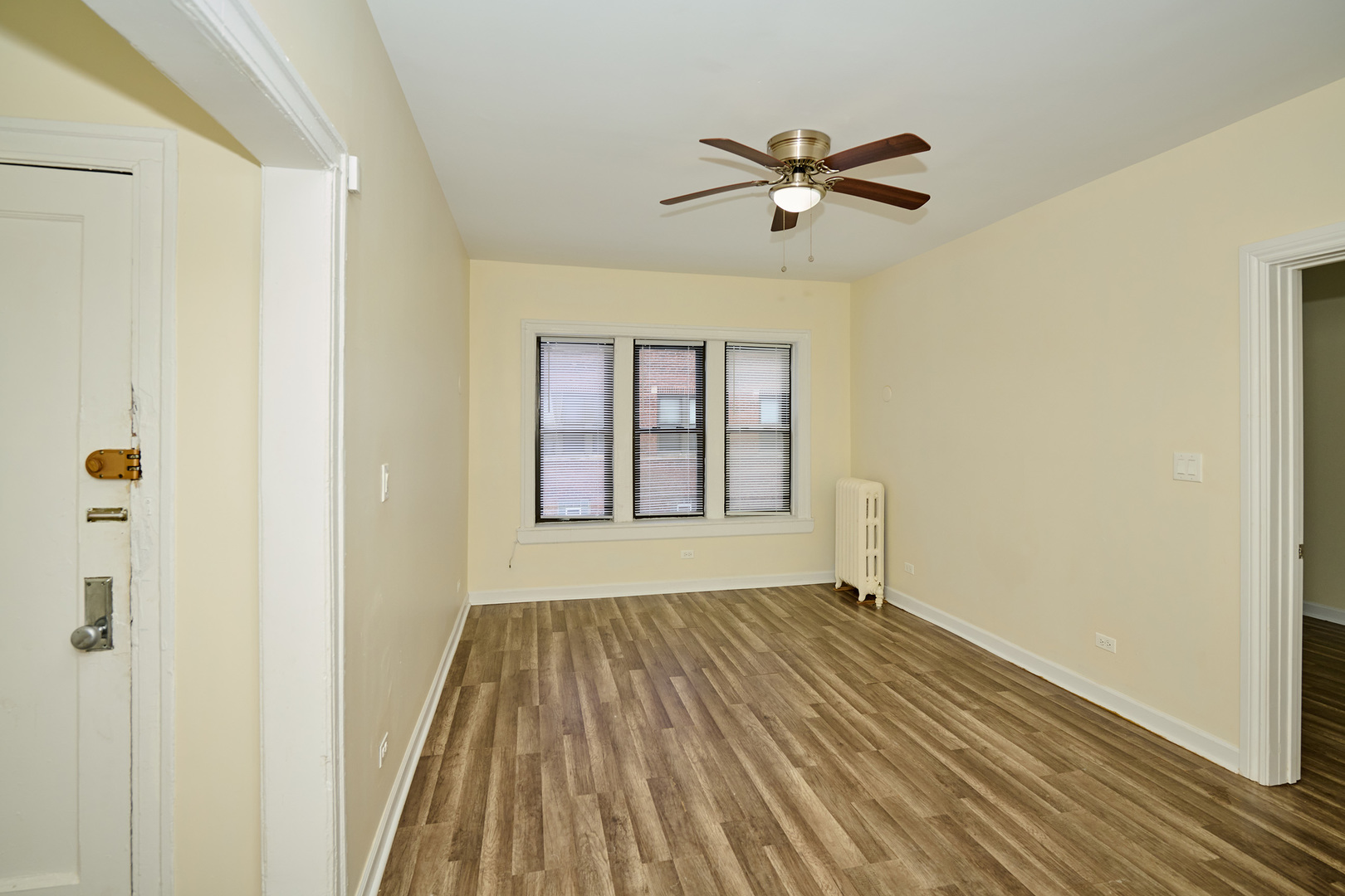 1355 W Touhy Avenue #2N, Chicago, IL