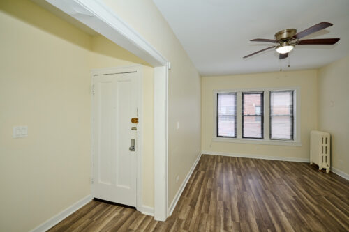 1355 W Touhy Avenue #2N, Chicago, IL