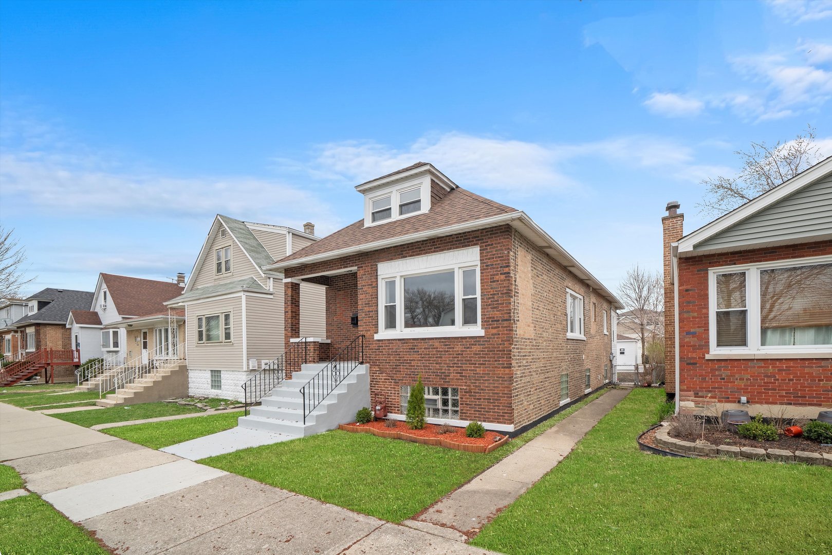 5237 S Long Avenue, Chicago, IL