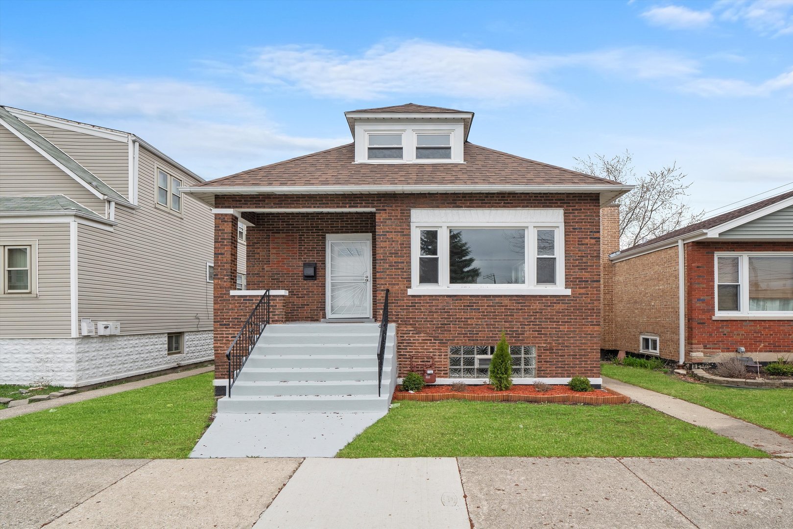 5237 S Long Avenue, Chicago, IL