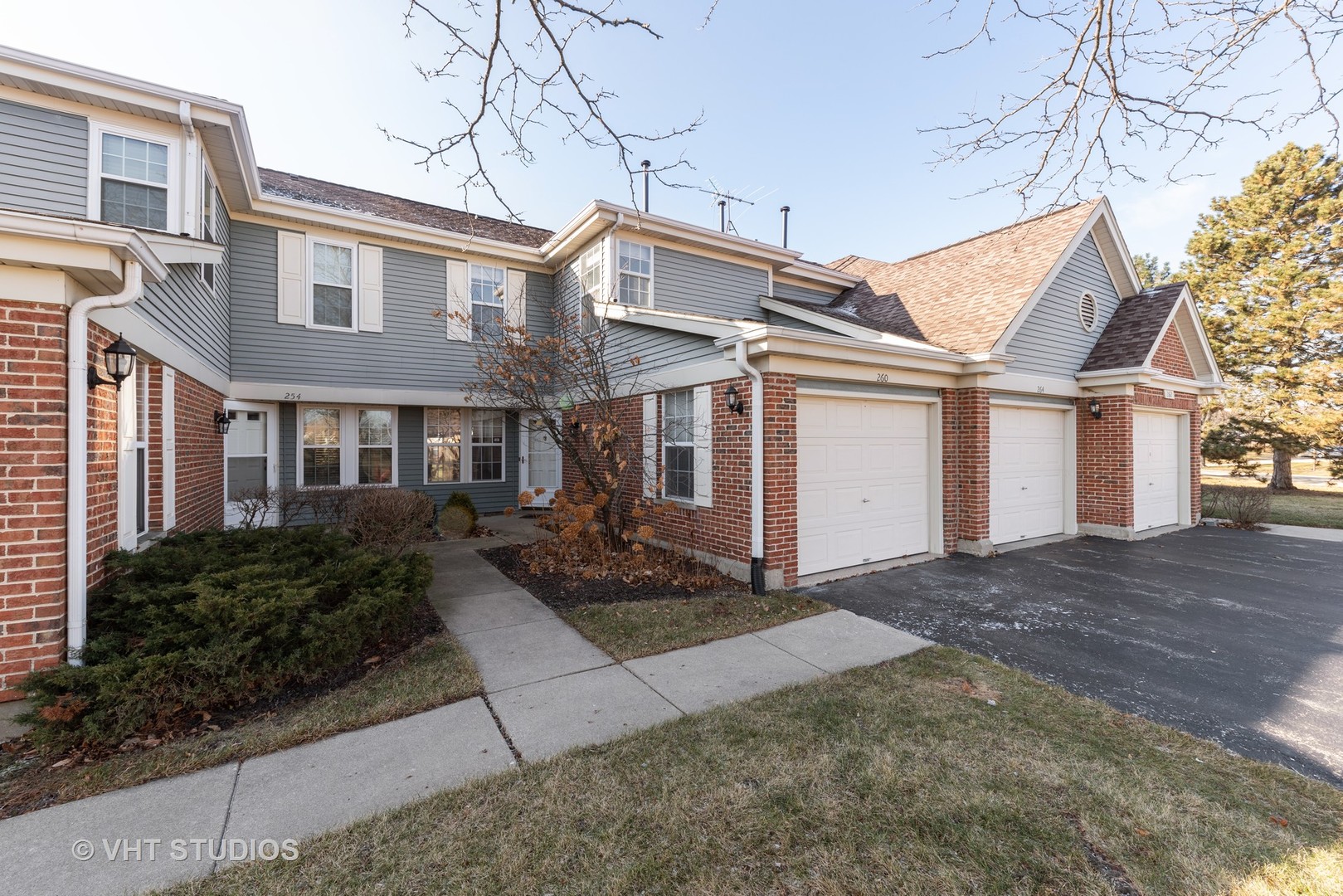 260 E Fabish Drive, Buffalo Grove, IL