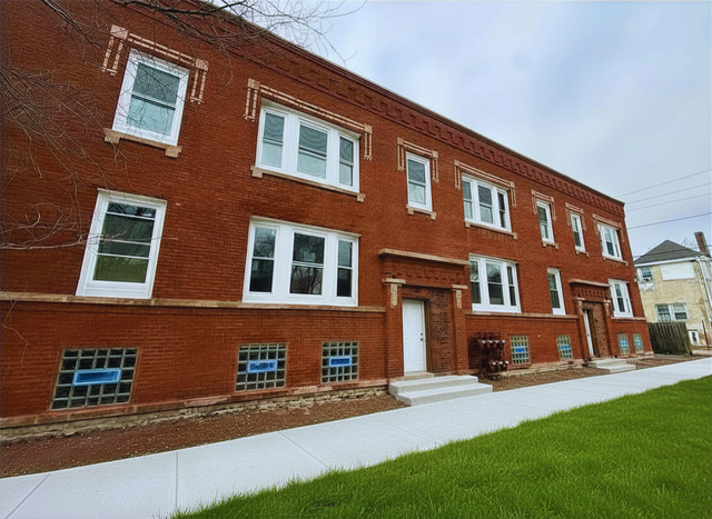 241 W 74th Street #1, Chicago, IL