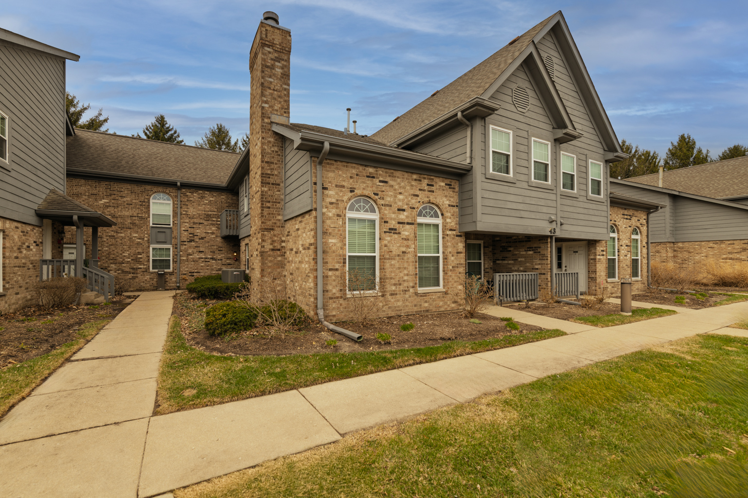 43 Foxcroft Road #43-127, Naperville, IL