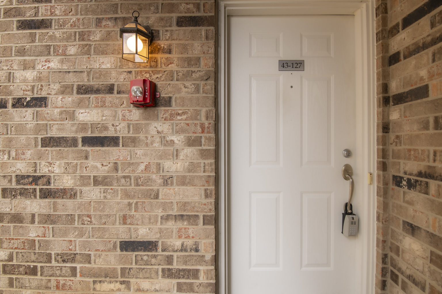 43 Foxcroft Road #43-127, Naperville, IL