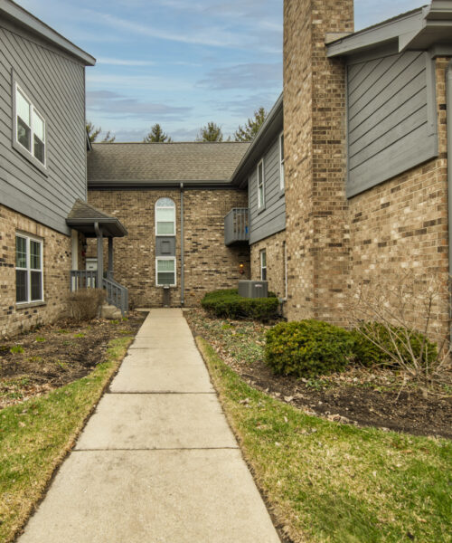 43 Foxcroft Road #43-127, Naperville, IL