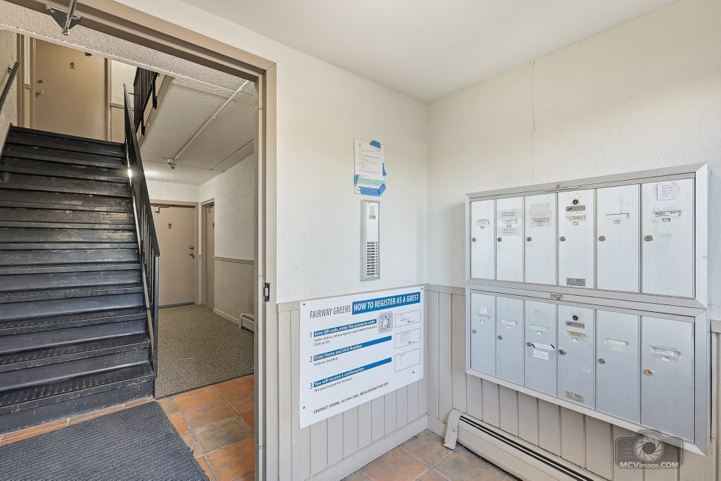 588 Fairway View Drive #2H, Wheeling, IL