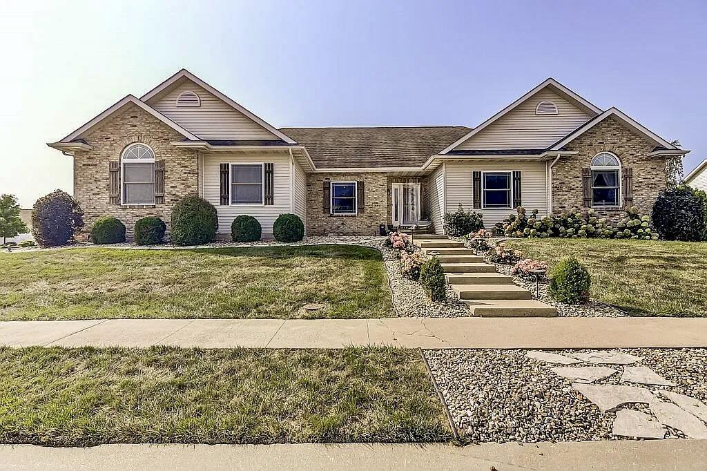 4800 Longfellow Drive, Springfield, IL