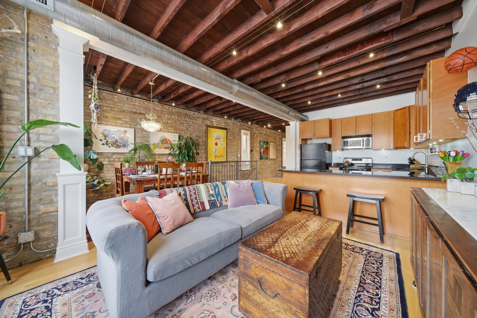 827 N Damen Avenue, Chicago, IL