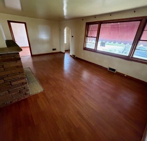 12501 S Throop Street, Calumet Park, IL