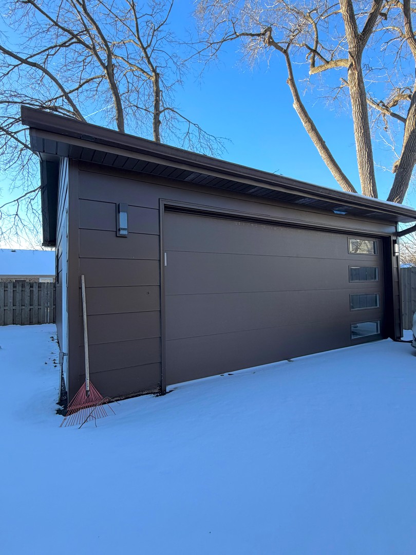 830 Deerfield Road, Highland Park, IL