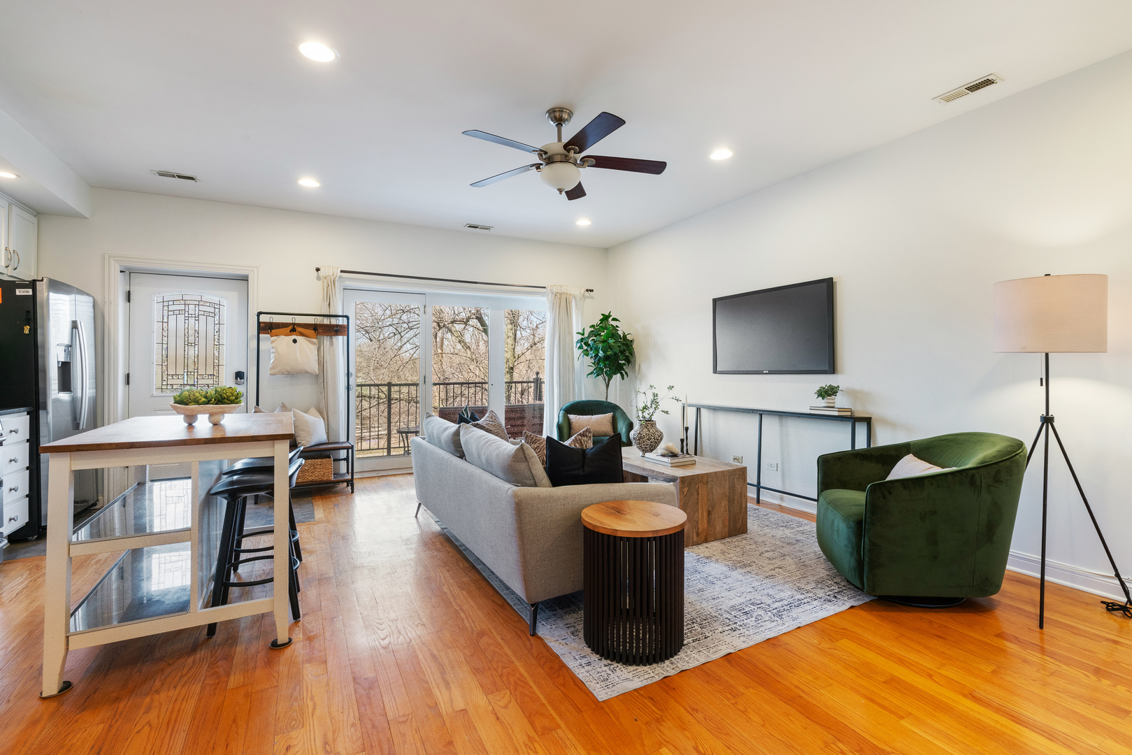 4038 N Kenmore Avenue #3, Chicago, IL
