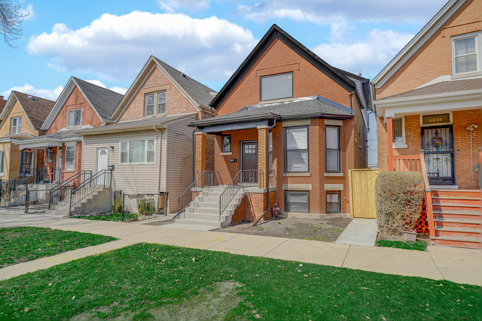4528 W Maypole Avenue, Chicago, IL