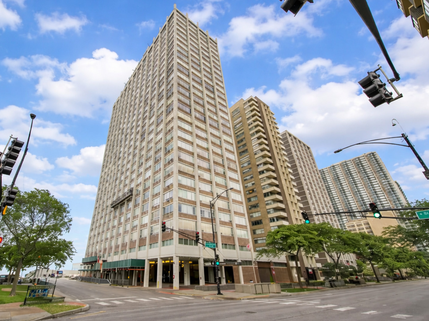 6171 N Sheridan Road #2104, Chicago, IL